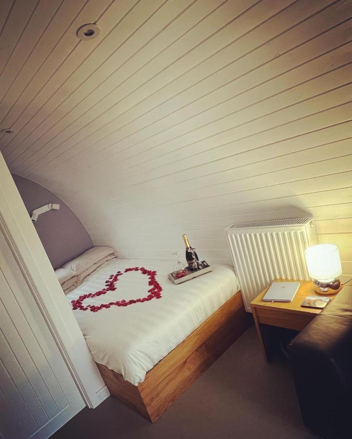 Apartamento Loch Ness Pods Fort Augustus Exterior foto